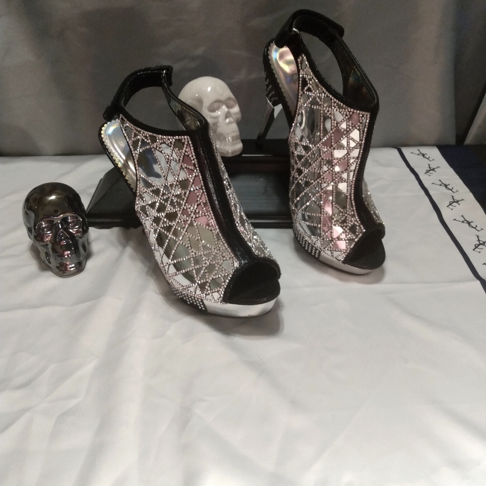 Hot Tomato bling pumps
